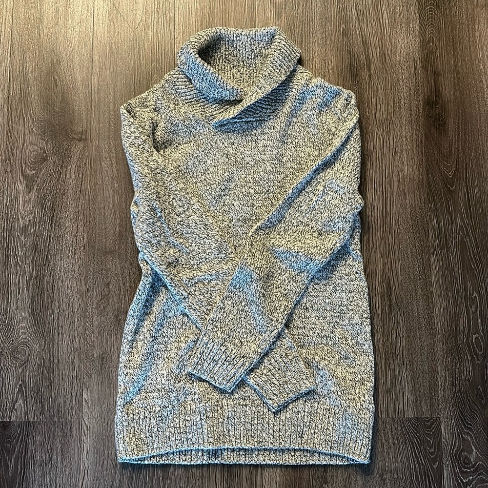 HM sweater